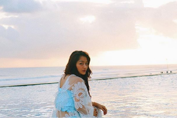 Serunya Siti Badriah Jalan-Jalan ke Taiwan, Naik Bianglala sampai Jajan Syantik di Pasar Malam