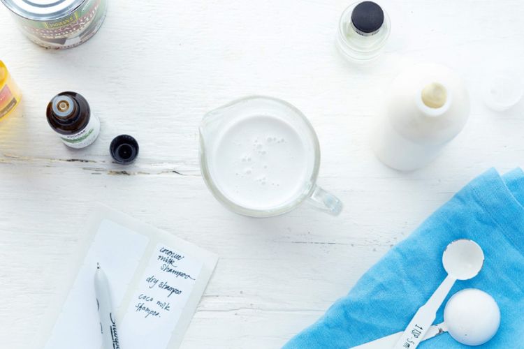Intip yuk Cara DIY Shampoo di Rumah, Cocok nih Buat Rambut Rusak dan Rapuh!