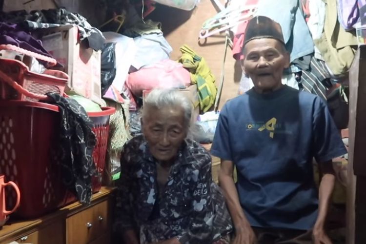Tinggal di Ruang Sempit Berukuran 2 x 2,5 Meter, Sejoli Renta di Surabaya Ini Bertahan Hidup dengan Jualan Rujak Cingur