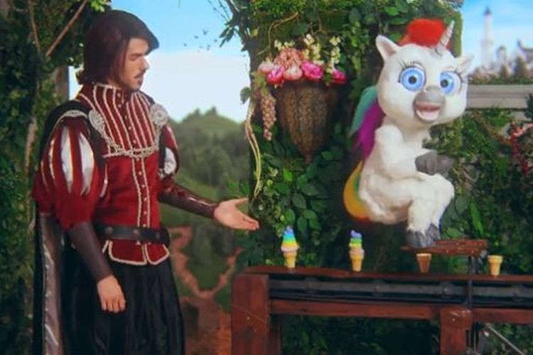 Bukan Iklan Es Krim, Unicorn Ini Iklankan Produk yang Berhubungan dengan Toilet, Lucu atau Menjijikan?