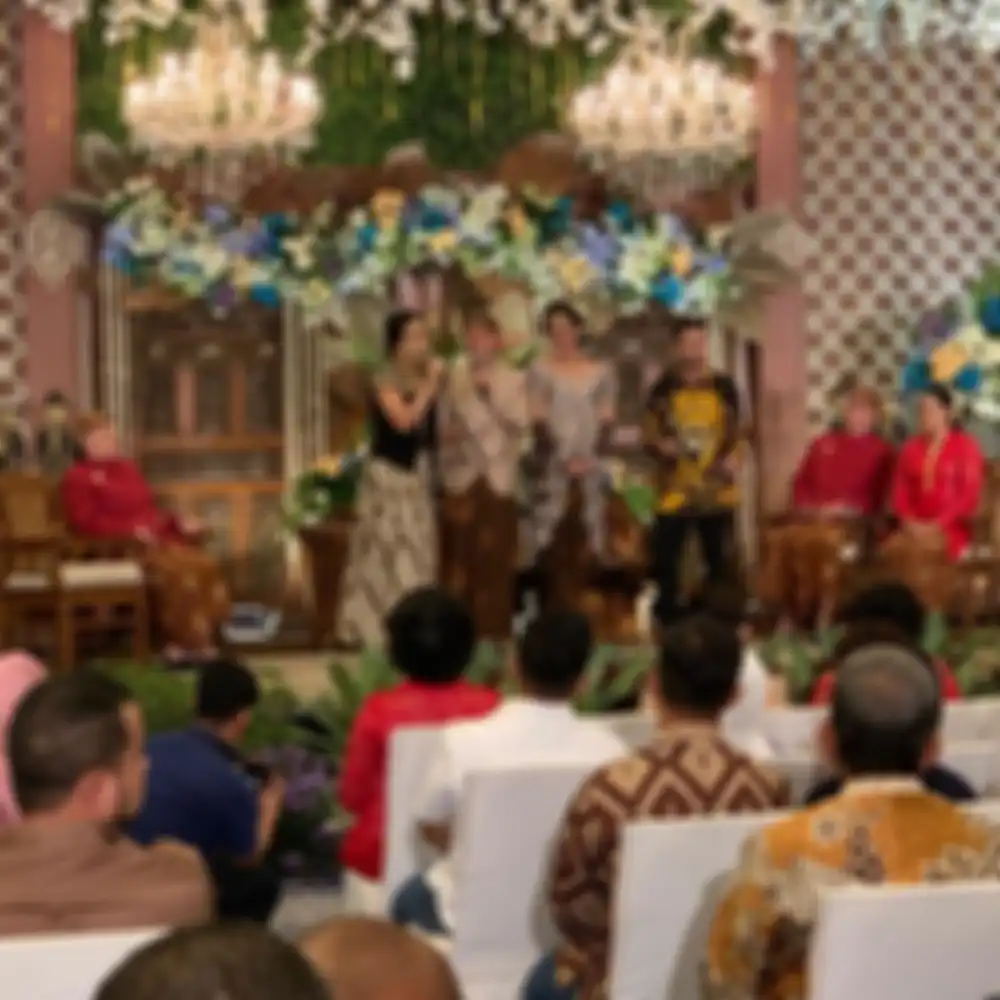Raffi Ahmad dan Melaney Ricardo jadi pembawa acara 7 bulanan Baim Paula