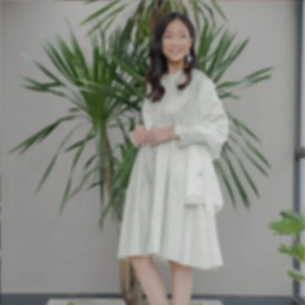 Ide mix and match pakai Korean ruffle dress - motif gingham.
