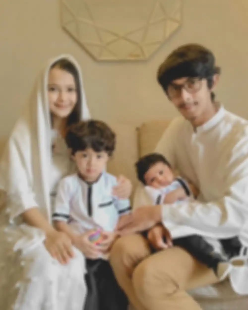 rosnita putri dan suaminya