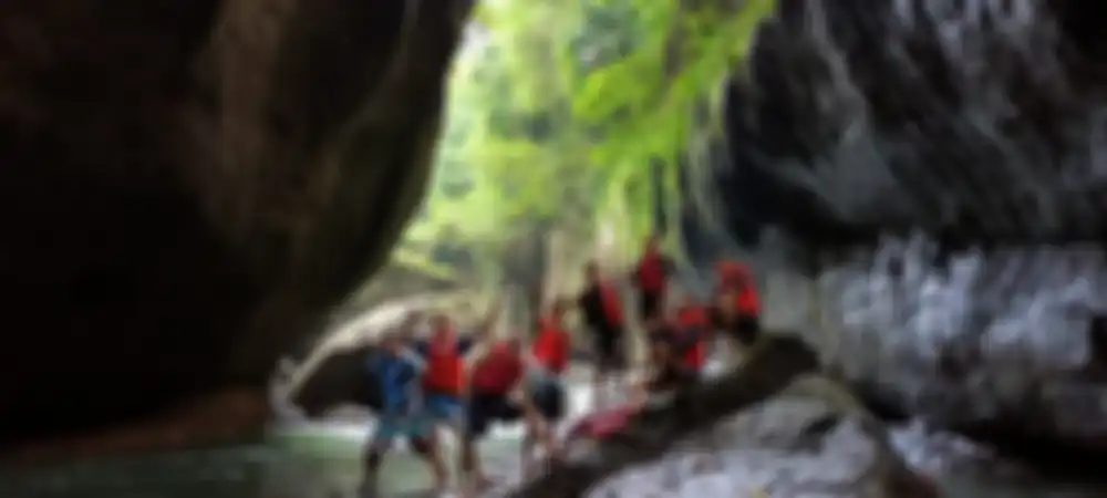 GCN Chakar gelar body rafting di Pantai Pangandaran