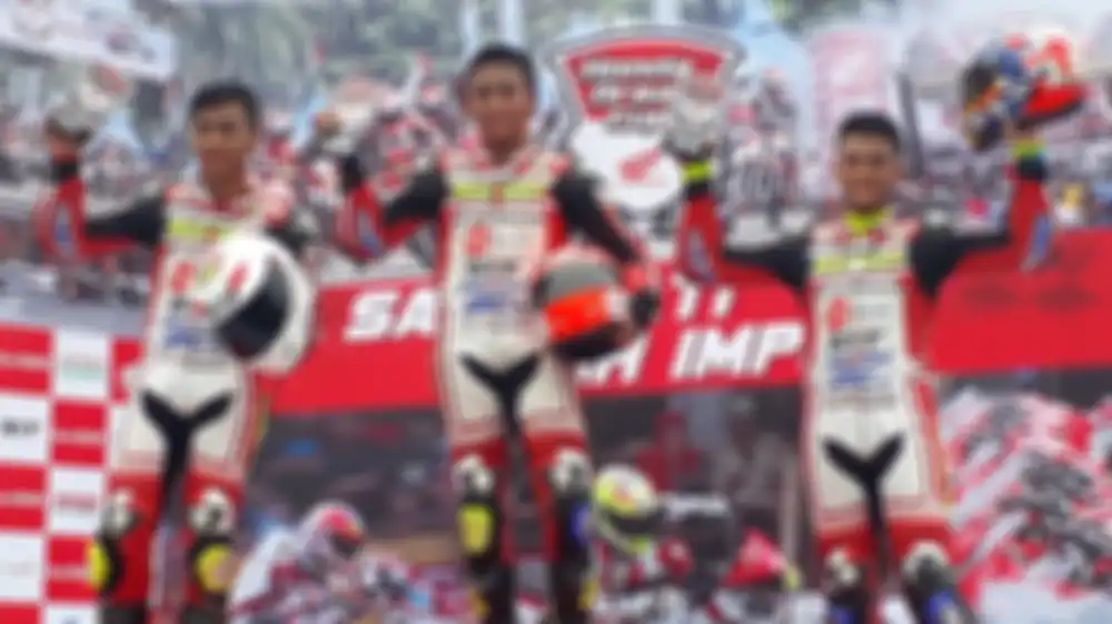 Mario SA (tengah) berhasil 3 kali podium