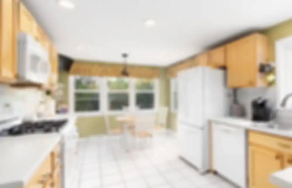 Wajah pemilik rumah mungil semakin berseri-seri gara-gara meniru desain plafon dapur modern ini. 8 foto inspirasinya jadi dibahas.