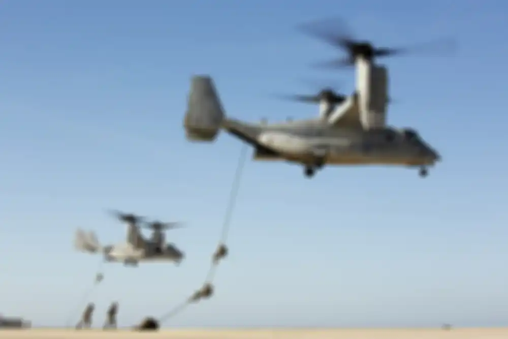 US Marines ketika melakukan Fast Roping dari V-22 Osprey