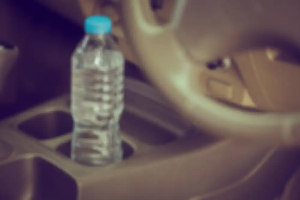 Air minum dalam mobil