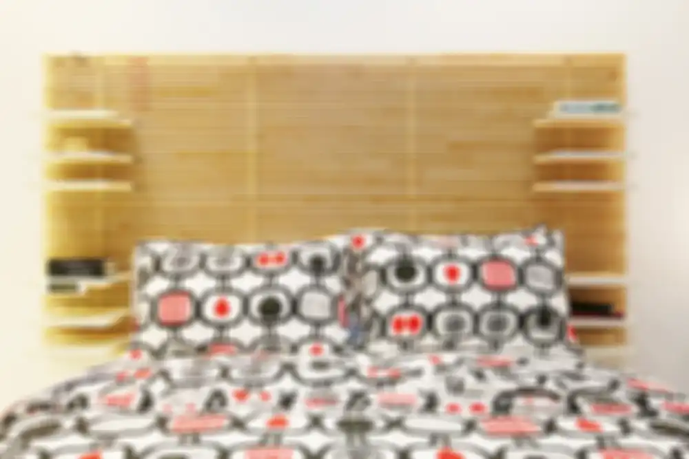 Headboard dari Bilah Kayu