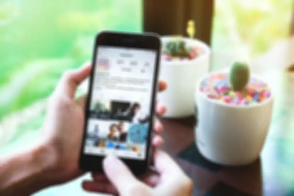 Ilustrasi feeds Instagram