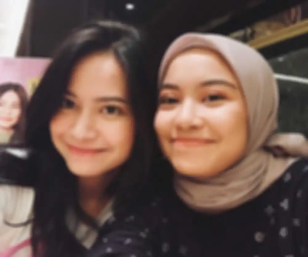 Hanggini dan Tsana punya senyum mirip