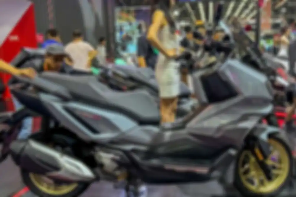 SYM Husky ADV 300 2025 dipamerkan di CIMA 2024 Tiongkok.