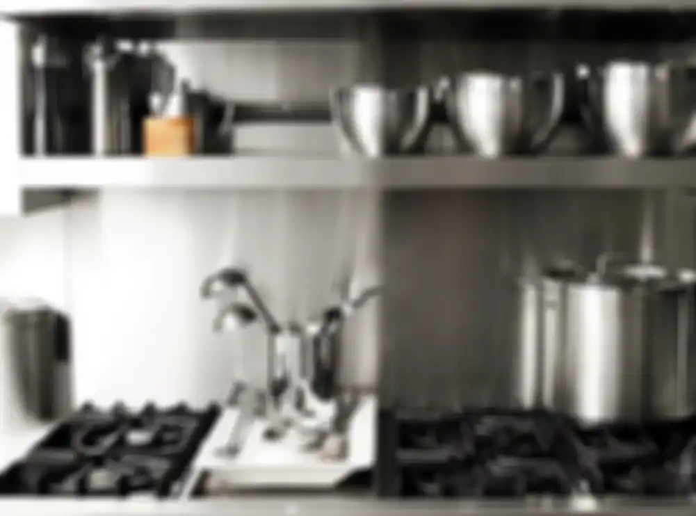 Dekorasi warna abu-abu yang diberi sentuhan begini mampu menghadirkan foto desain dapur mungil dengan tampilan elegan.