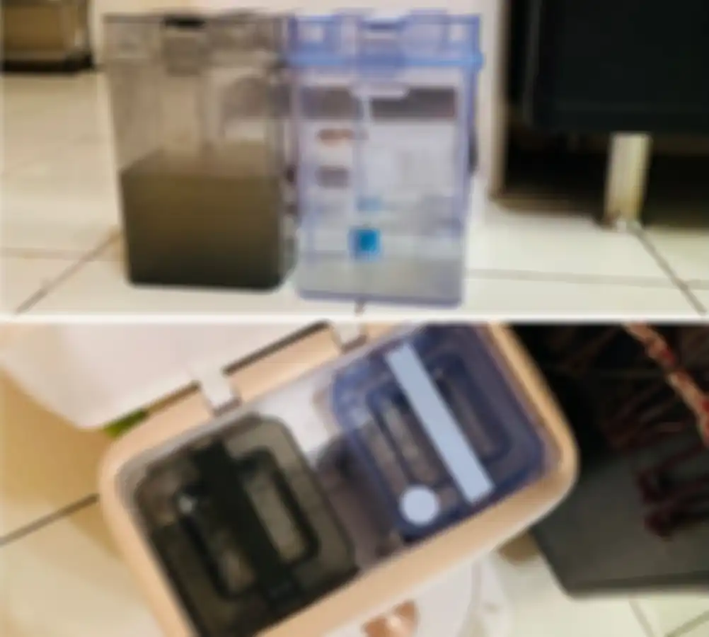 Dalam dock atau stasiunnya terdapat 2 tabung untuk air bersih dan kotor dengan kapasitas masing-masing 4 liter