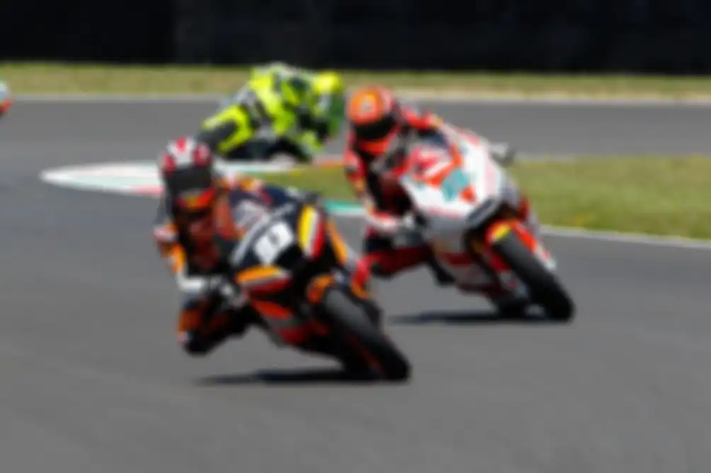 Pertarungan Marc Marquez dan Stefan Bradl