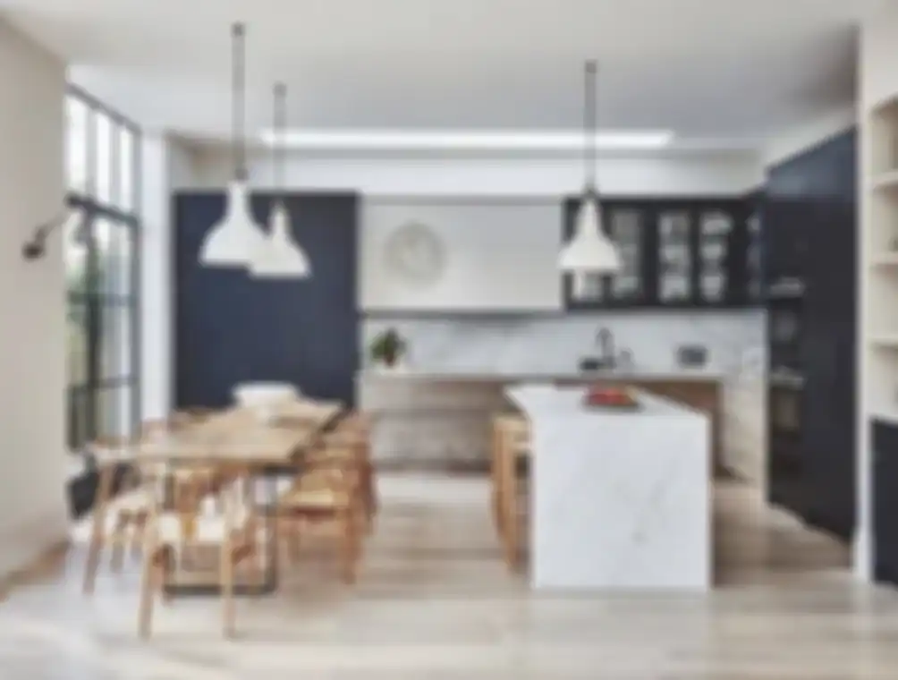 Desain dapur kecil terbuka di belakang rumah bikin mood Ibu-ibu makin happy. Terang saja Ibu RT sampai tanya-tanya terus. Ini 12 foto cantiknya.