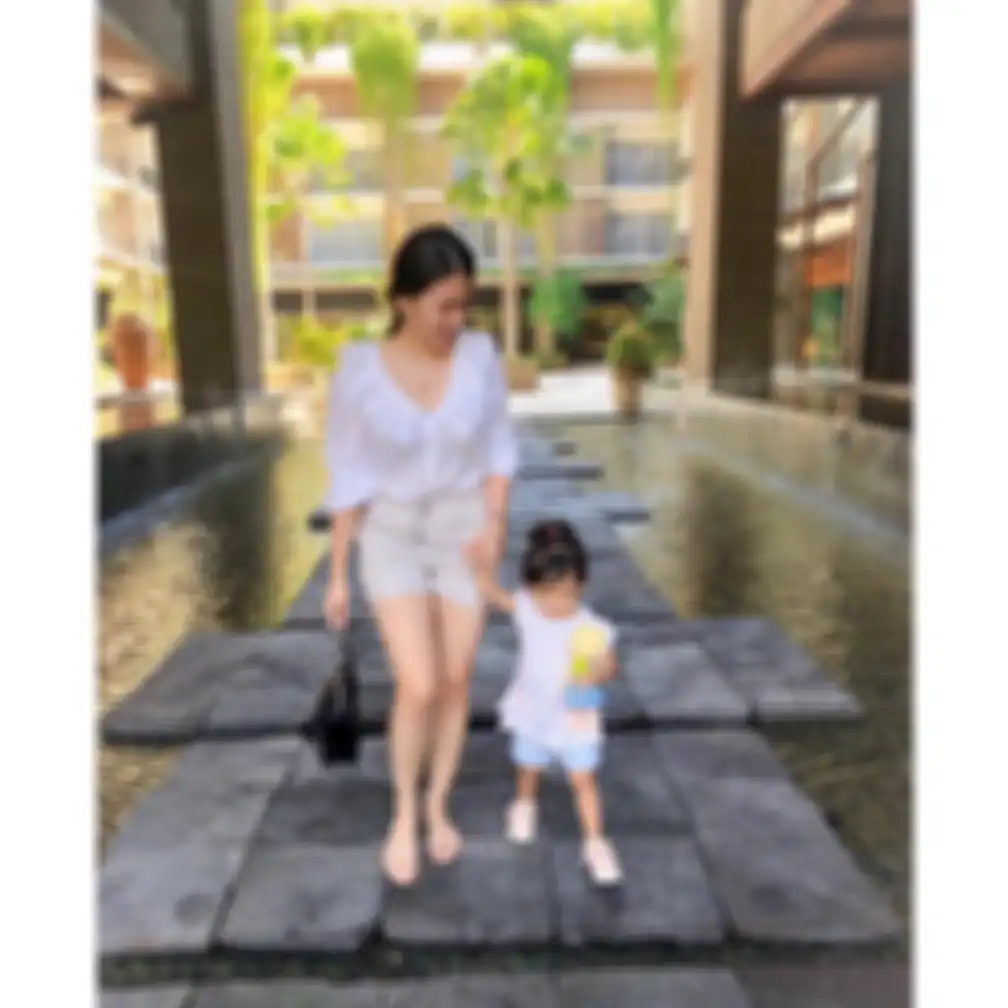 Agnesya Kalangi dan sang anak