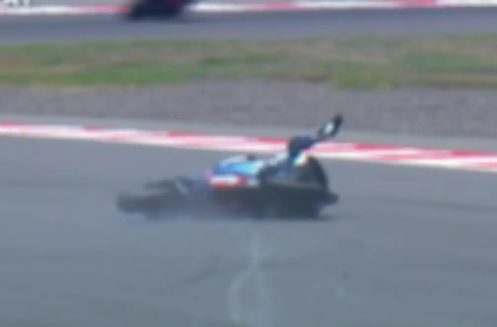 Pembalap Trackhouse Racing MotoGP Team Miguel Oliveira crash hebat di sesi FP1 MotoGP Mandlaika 2024, Sirkuit Mandalika, Lombok, NTB, Jumat (27/9/2024).