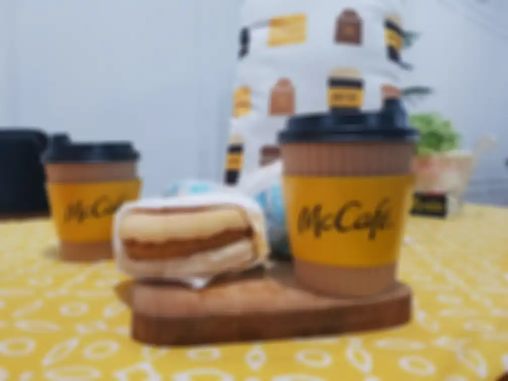 Chicken Muffin dan Hot Coffee McDonalds
