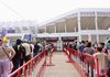 Di Bawah Cuaca Panas 40 Derajat, Ribuan Fans Antre Beli Tiket Dua Pertandingan Timnas Vietnam 