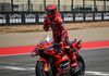 Marc Marquez Permainkan Pikiran Francesco Bagnaia, Murid Valentino Rossi Diminta Lupakan Teman di Ducati