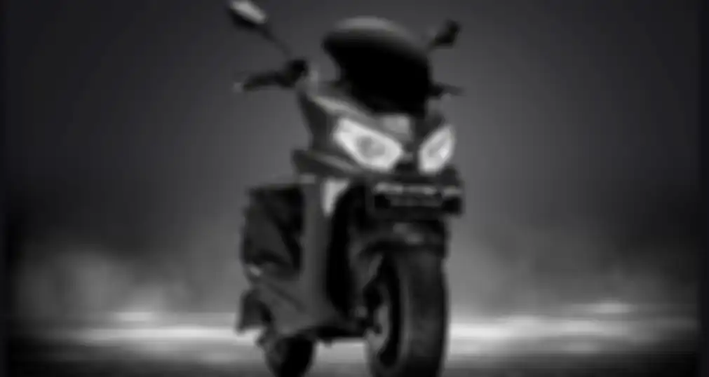 Salah satu warna motor listrik Polytron Fox-R.