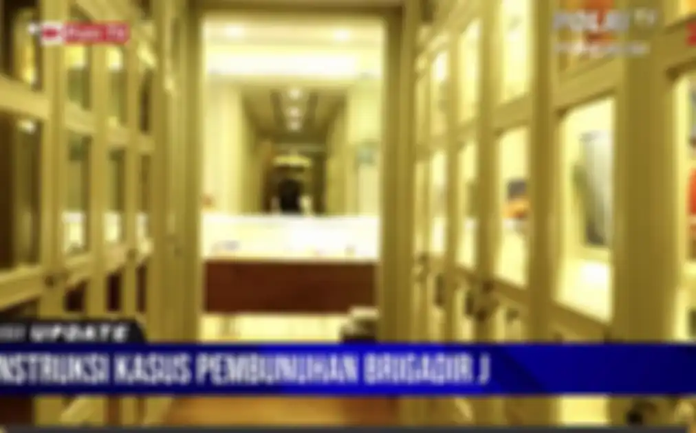 Istri Ferdy Sambo ketahuan barang mentereng ini di rumah pribadi gegara rekonstruksi kasus Brigadir J. Foto isi rumah Putri Candrawathi dibahas.