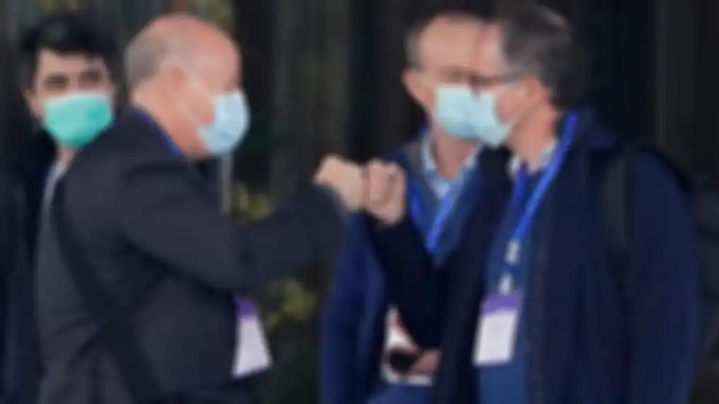 Peter Ben Embarek dan Peter Daszak, 2 ilmuan WHO yang melakukan penelitian ke Wuhan penelitian dan pendapatnya tidak sama antara keduanya.