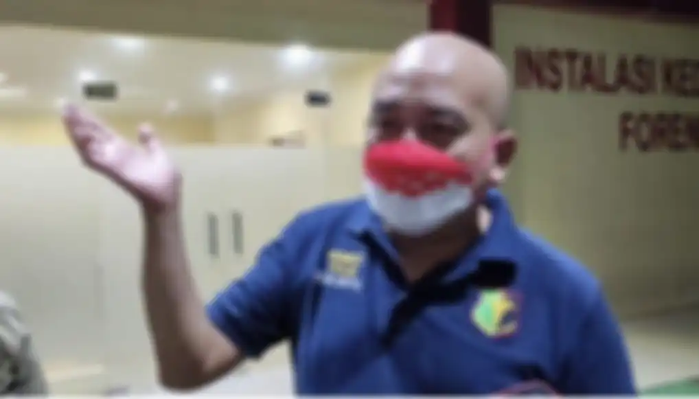 Dokter Forensik RS Polri menjawab begini soal hasil autopsi korban tembakan Bharada E. Ternyata ada bekas lem di luka kepala Brigadir J. 