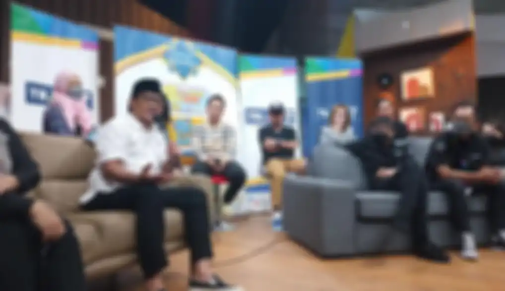 Ayu Ting Ting, Wendy Cagur, Andre Taulany, dkk dalam press confrence program Berkah Ramadan di kawasan Tendean, Jakarta Selatan, Jumat (1/4/2022).