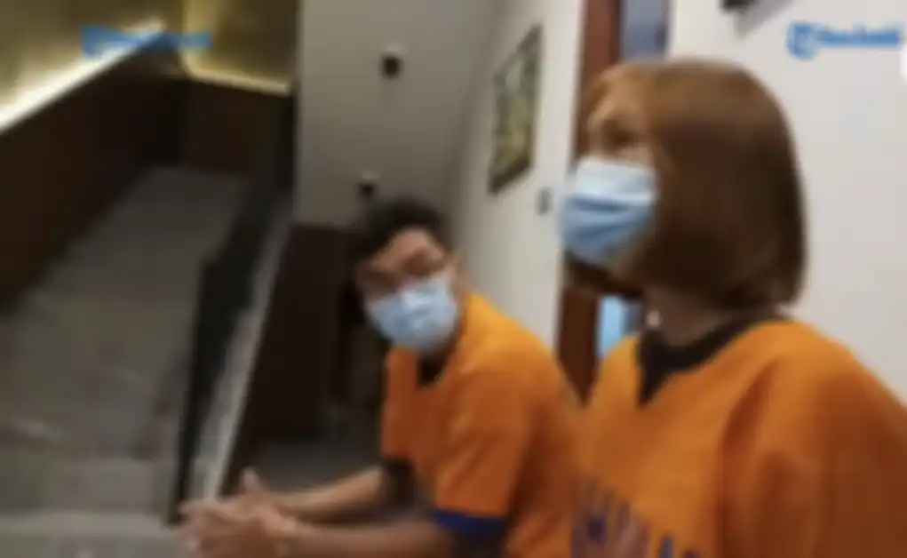 Pemeran wanita kebaya merah inisial AH mengaku mengonsumsi obat-obatan. Foto sosoknya berseliweran