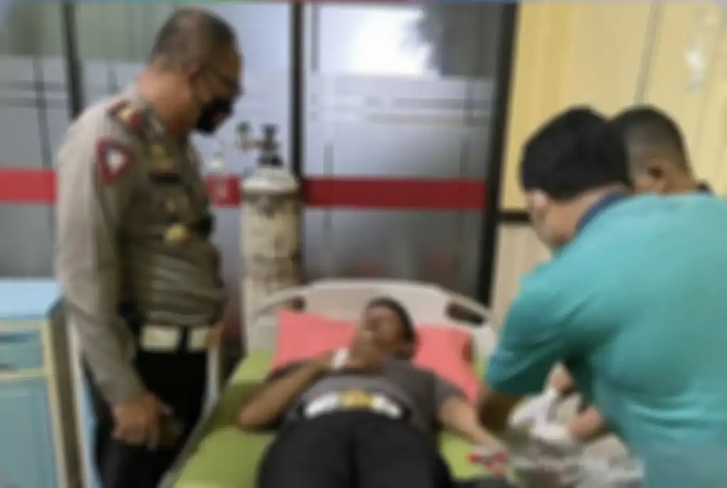 Kepala Bagian Operasi (Kabag Ops) Ditlantas Polda Metro Jaya AKBP Dermawan Karosekali mengalami penggumpalan darah di kepalanya.