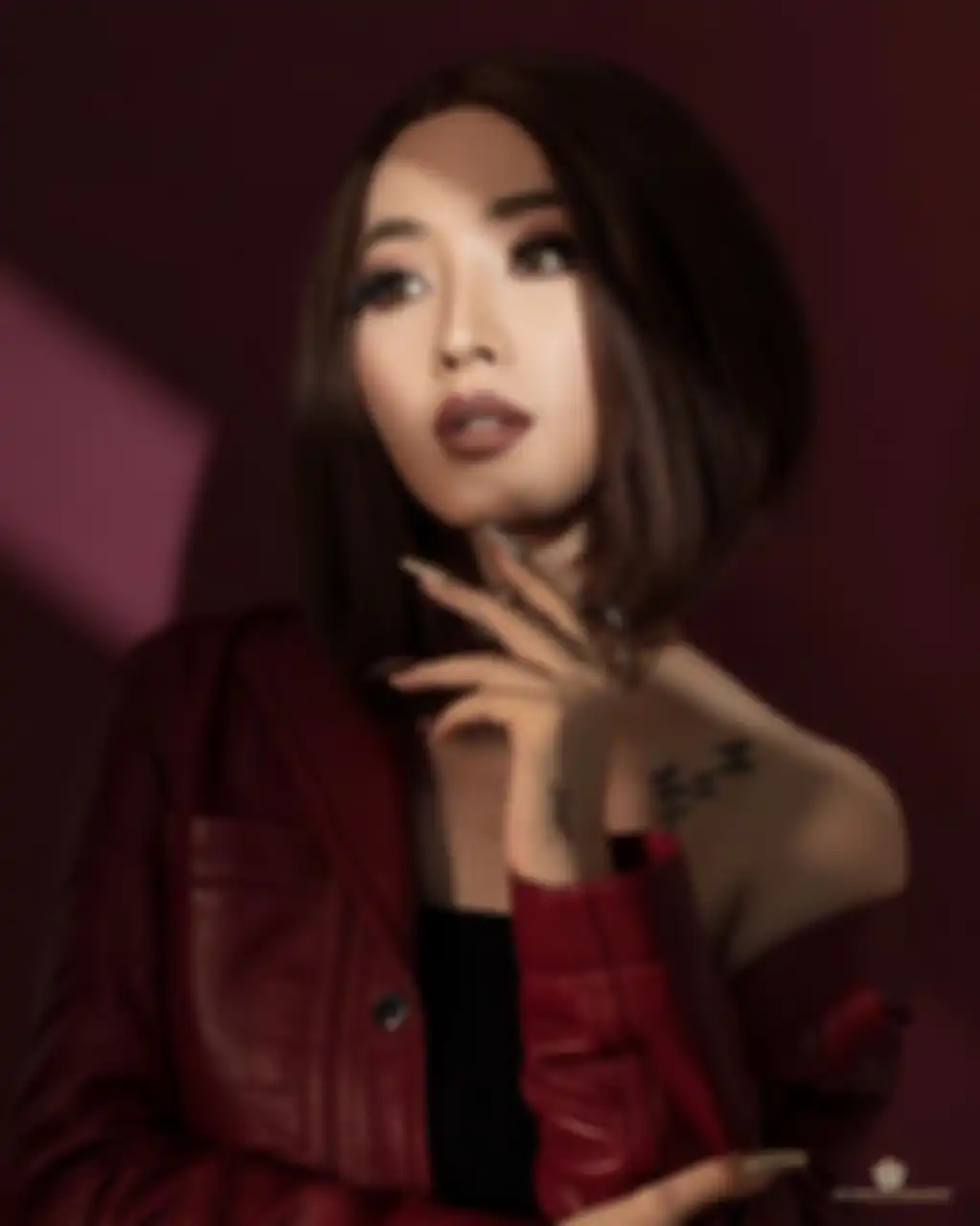 Lipstik gelap ala Natasha Wilona