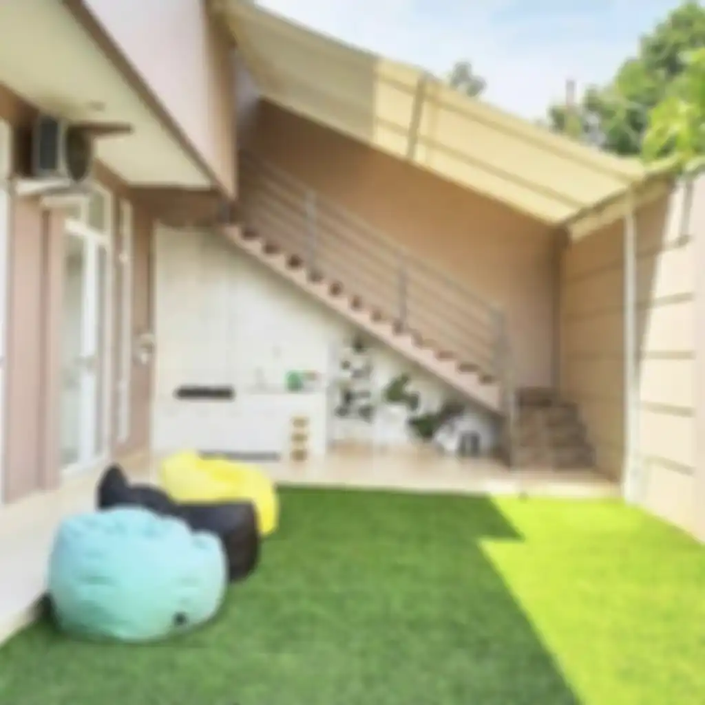 Desain dapur luar rumah nan simpel memikat hati Ibu-ibu pecinta hunian minimalis. Selalu bikin betah. Lihat saja 7 foto inspirasinya. 