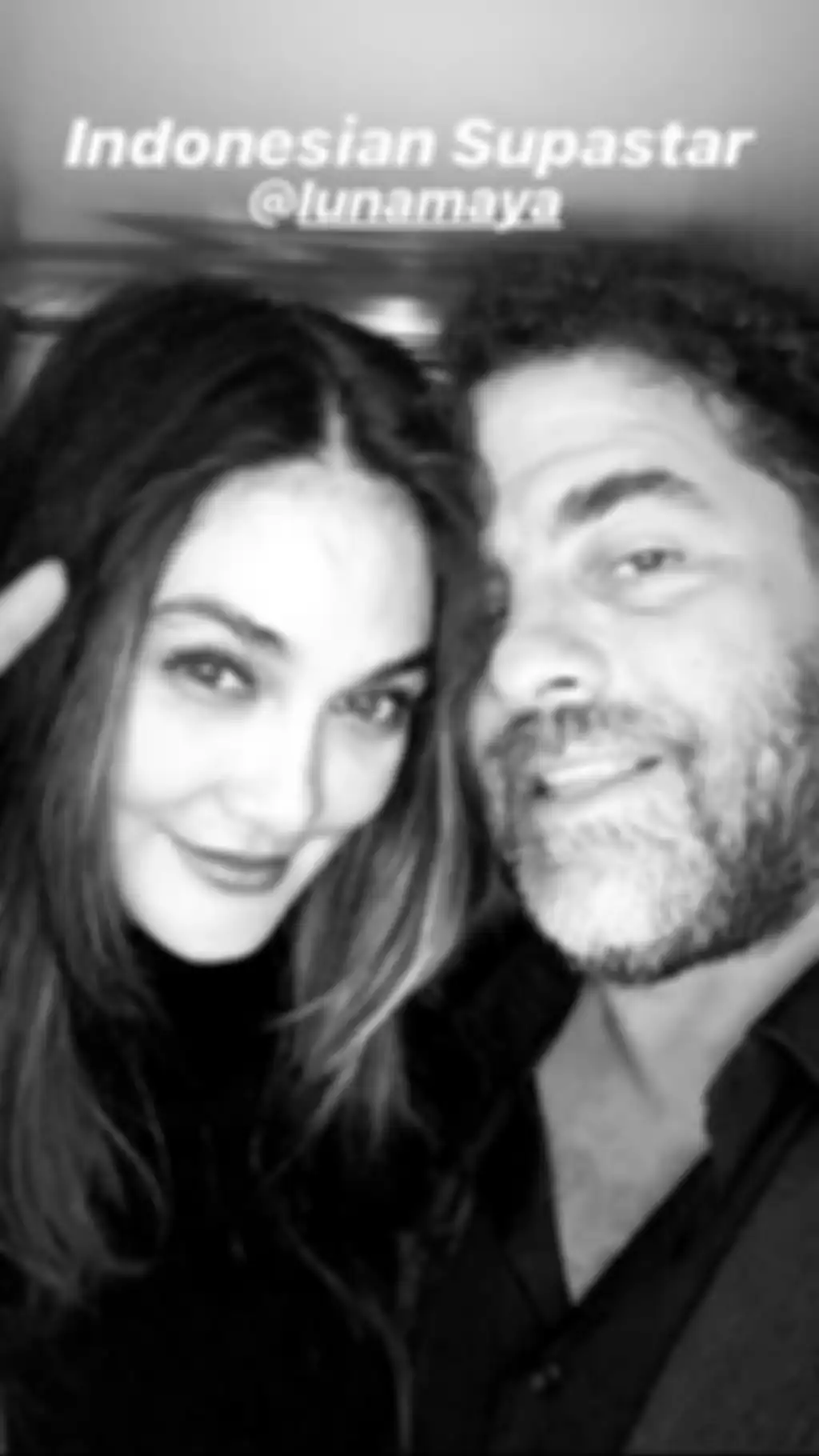 Luna Maya kepergok mesra dengan produser film X-Men