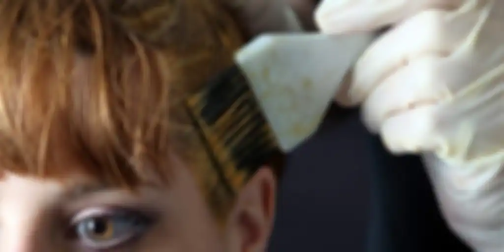 Mewarnai rambut