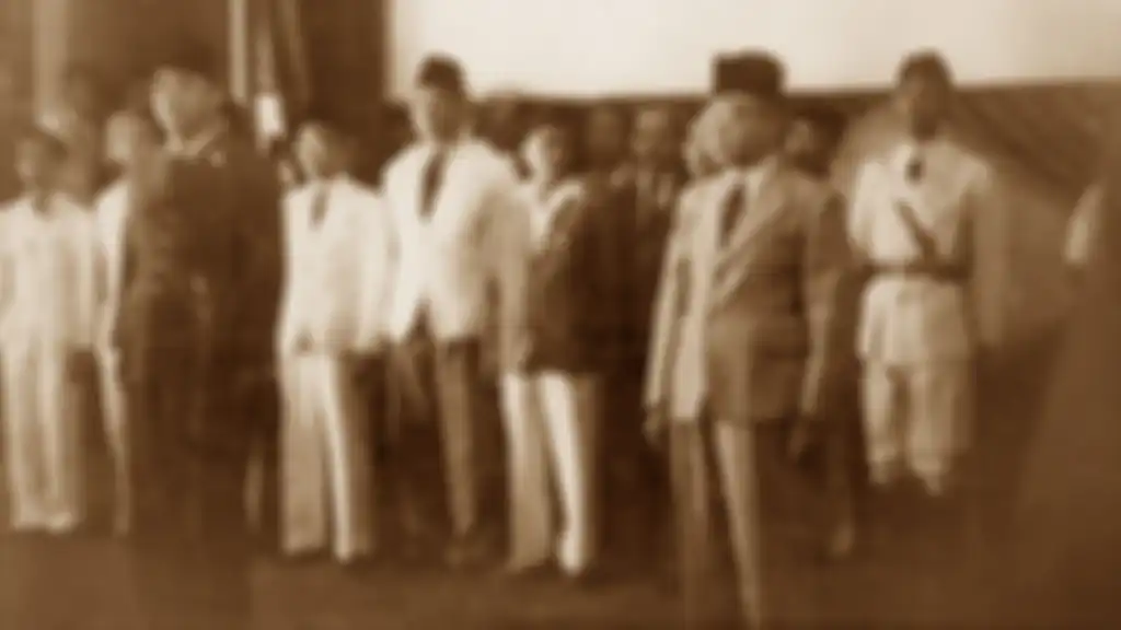 Upacara 1 tahun Proklamasi Kemerdekaan Republik Indonesia di Ibukota R.I. Yogyakarta tgl. 17/8/1946.