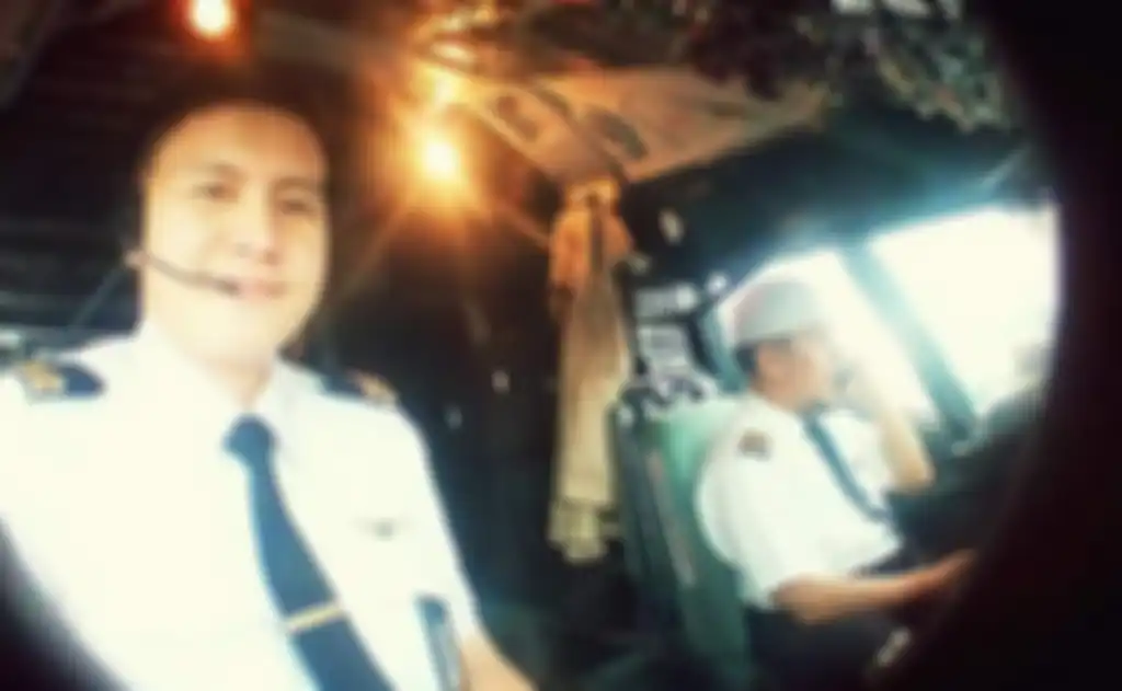 Pilot pesawat Sriwijaya Air SJ-182 yang hilang kontak dan diduga jatuh, Kapten Afwan, tercatat pernah menjadi penerbang TNI Angkatan Udara.