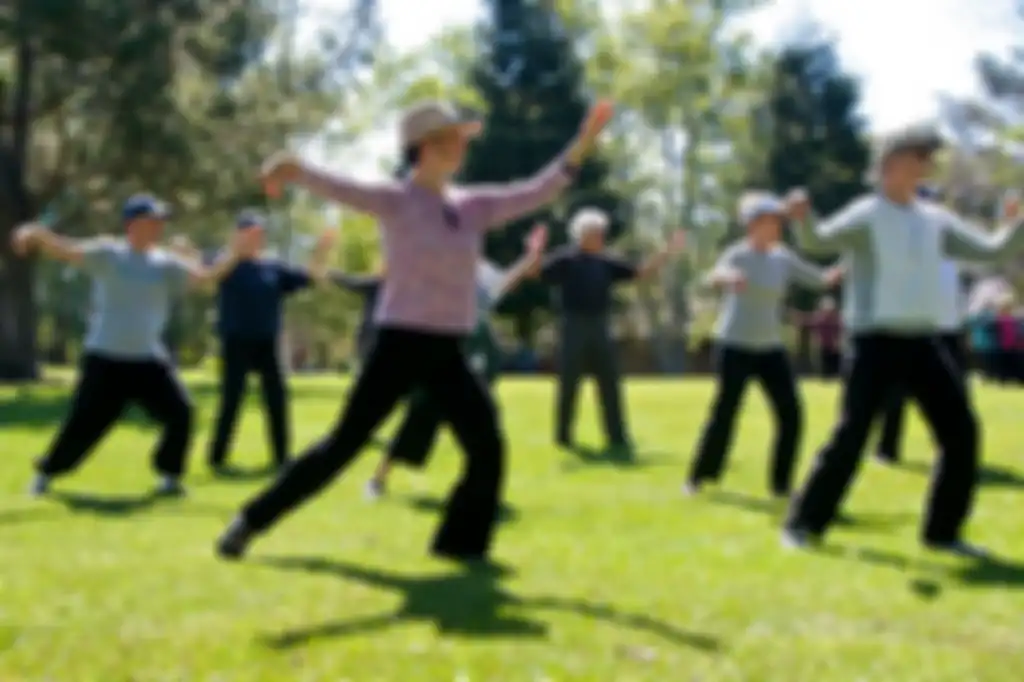 Senam Tai Chi adalah salah satu olahraga yang dianjurkan untuk penderita diabetes.