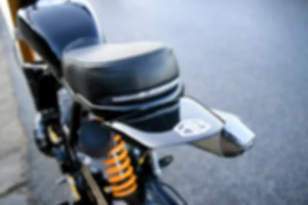 Honda CR500 “LM-05” custom supermoto besutan Dab Design