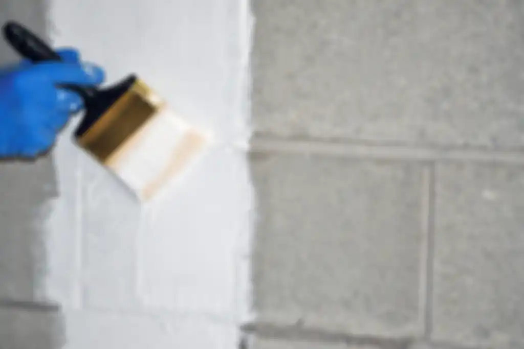 Bahan waterproofing yang dipilih harus sesuai dengan kebutuhan dan berkualitas baik.
