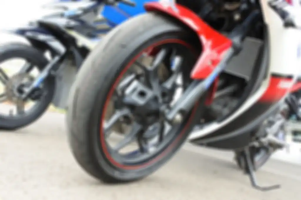 Ban IRC RMC 830 Radial untuk motor sport 150 cc dan 250 cc