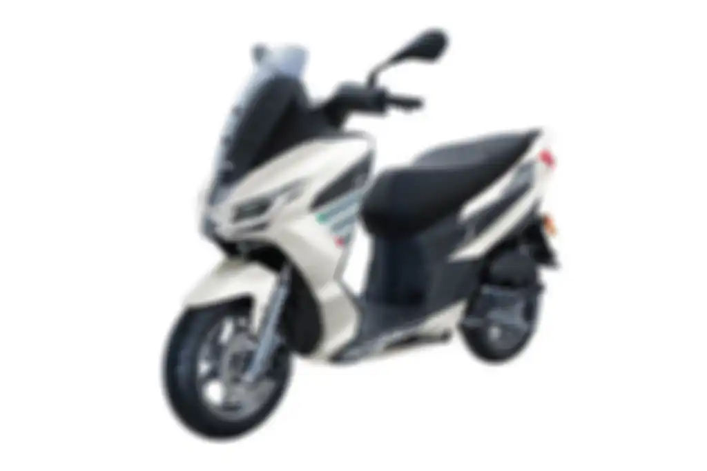 Aprilia SXR 160 warna putih.
