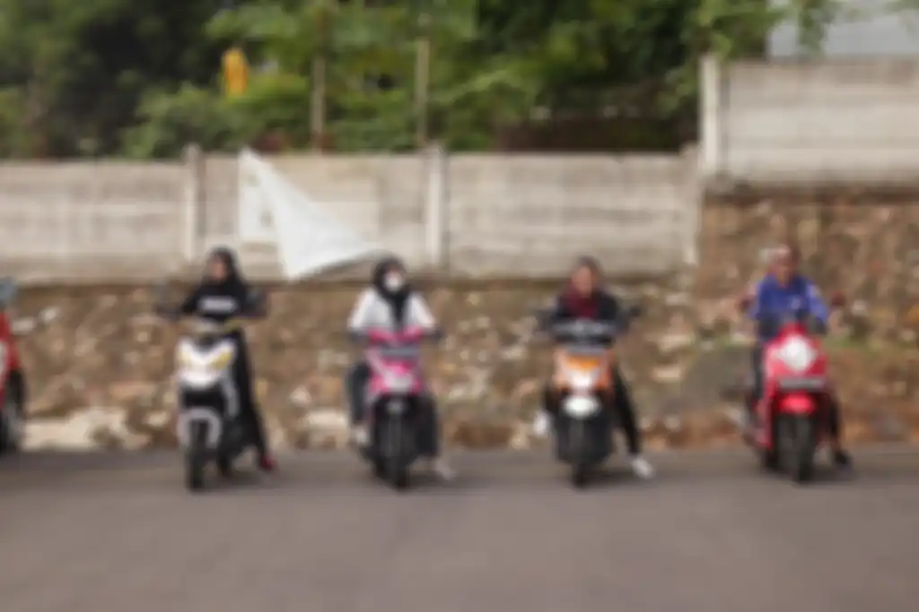 Dihadiri beberapa ladies bikers pula.