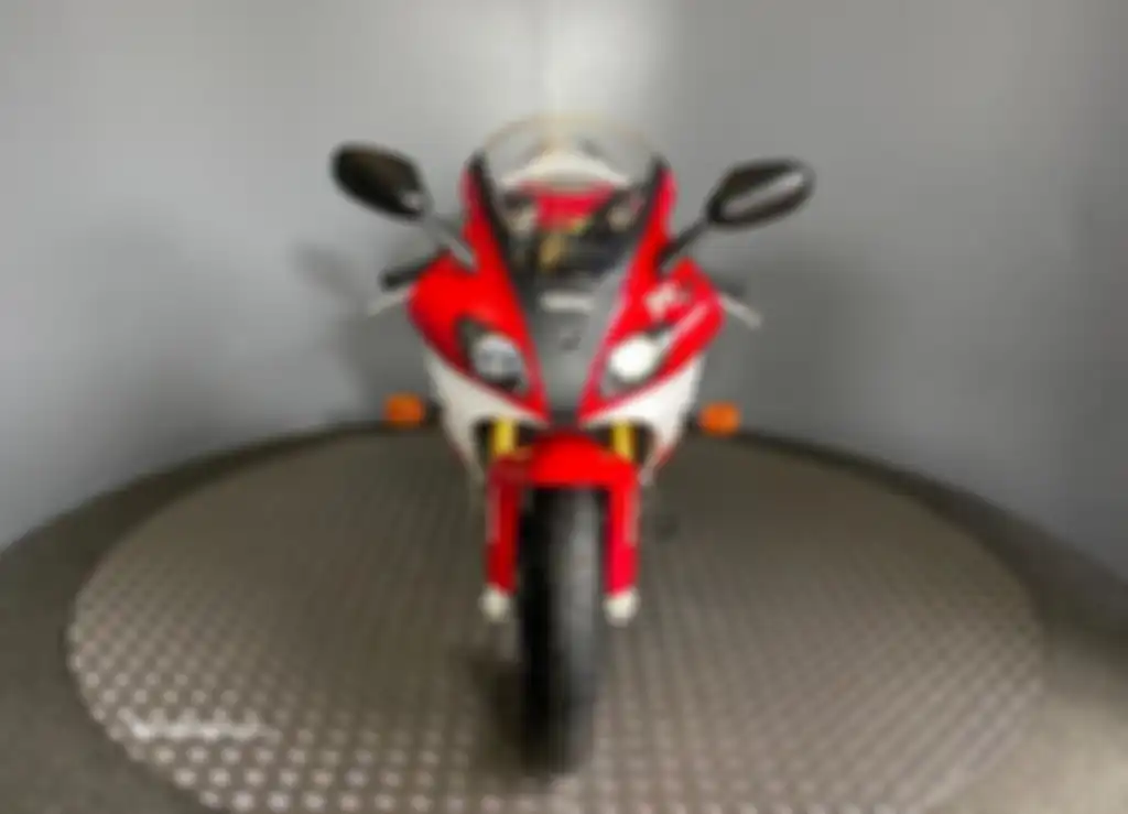 Yamaha-YZF-R7 OW-02 1999 dijual kolektor motor asal Inggris.