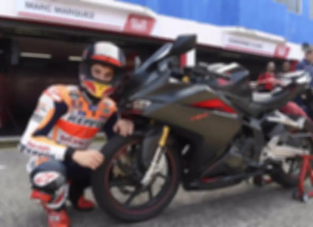 Marc Marquez saat mengetes Honda CBR250RR di Sentul tahun 2016. 