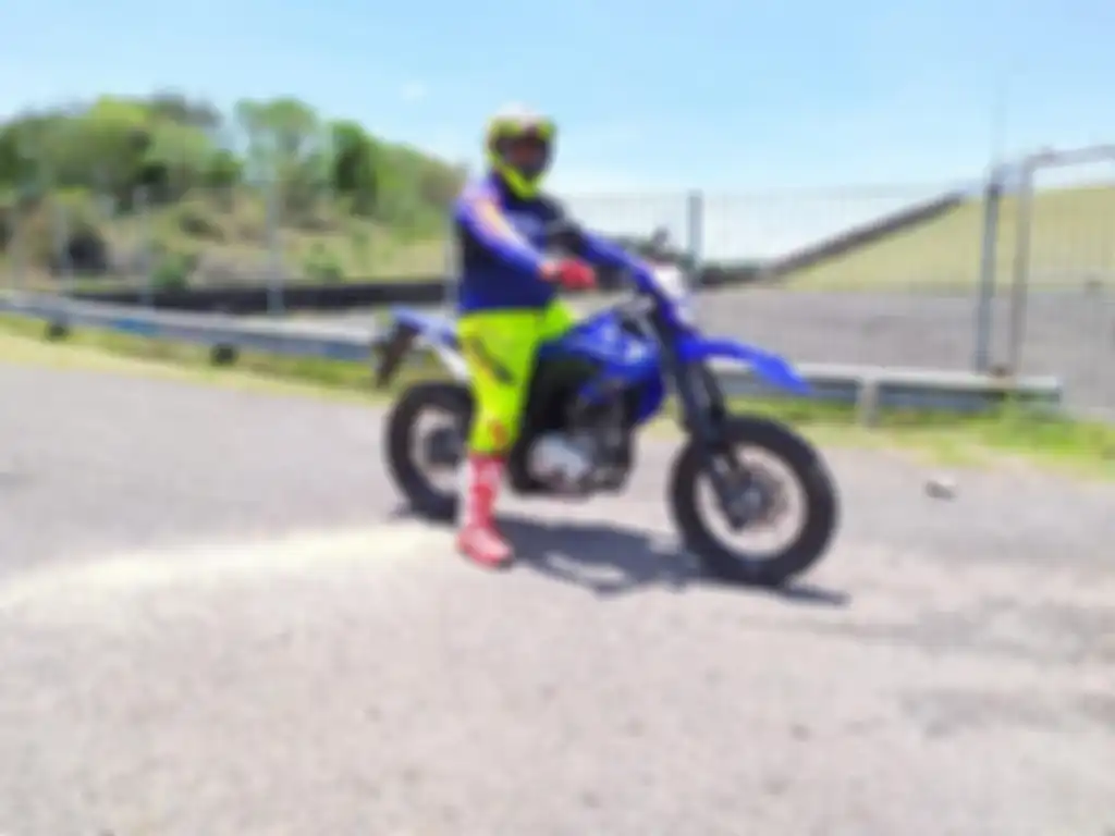 Konsumen Yamaha WR 155 R, Nur Said, bersama motornya yang sudah berubah jadi supermoto.