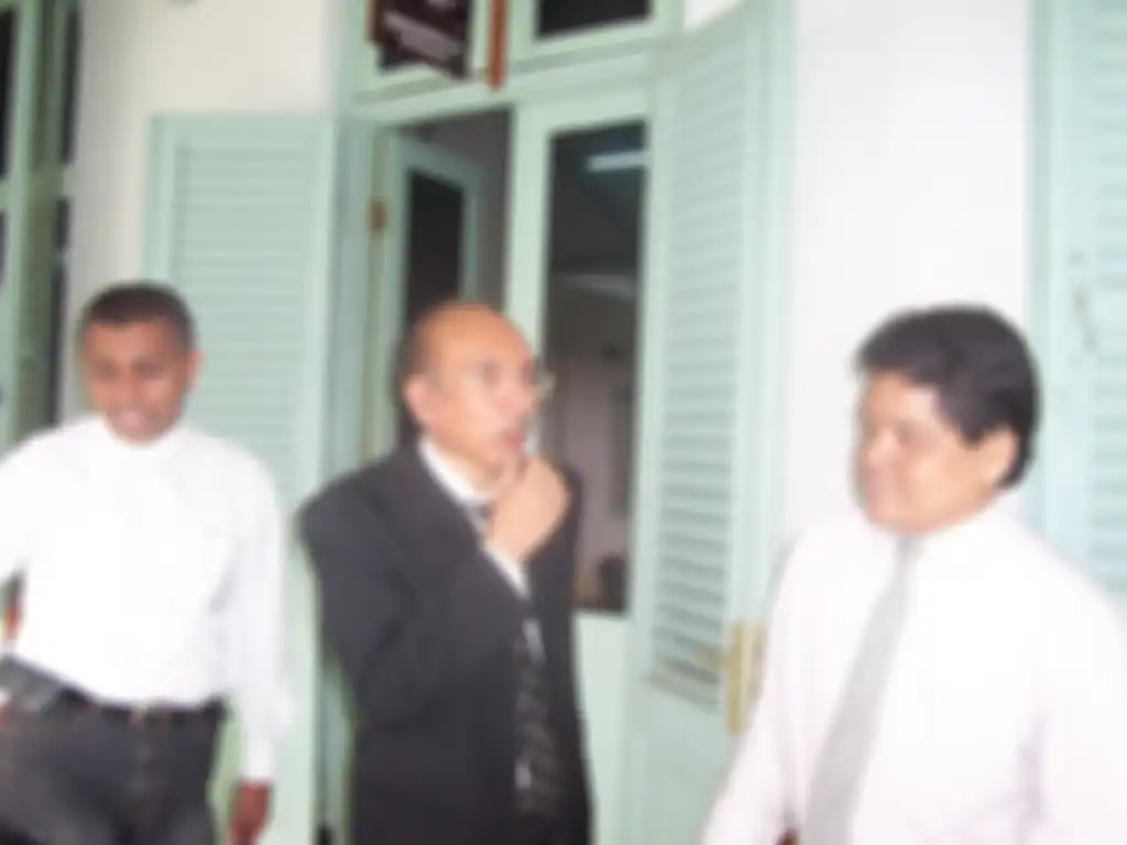 Pengacara senior Mohammad Assegaf (tengah) yang pernah membela Habib Rizieq Shihab meninggal dunia pada Selasa (22/6/2021). 