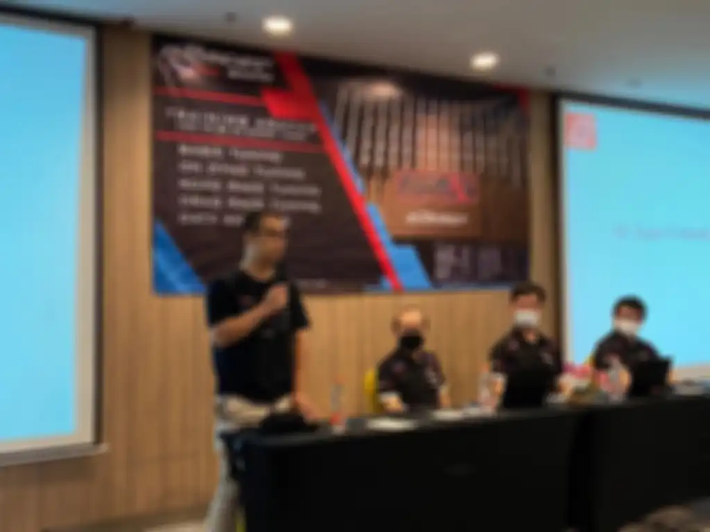Freddy USR saat memperkenalkan para narasumber dari Taiwan.