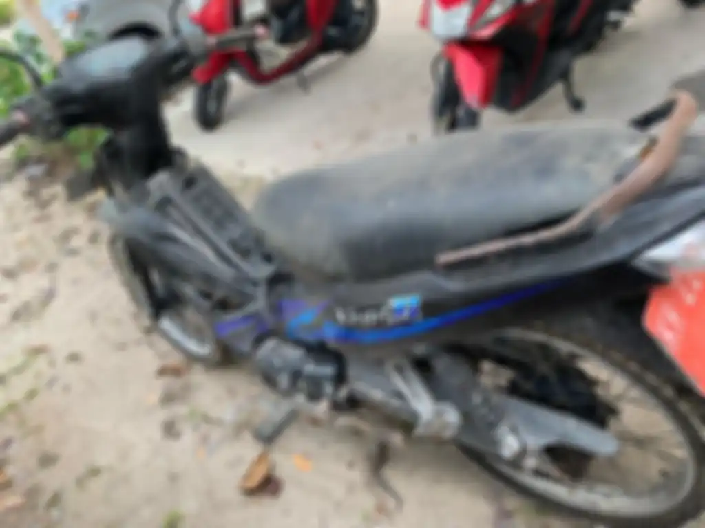 Yamaha Vega R tahun 2008 dilelang dengan kondisi rusak berat.